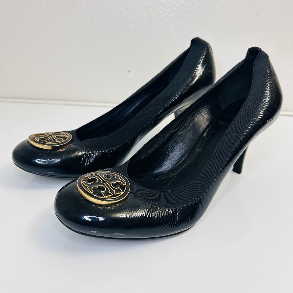 Tory Burch heels Elegant Black Pumps with Gold Accent